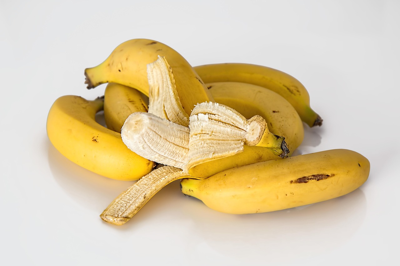 Cara Membuat Pupuk Cair dari Kulit Pisang yang Ampuh untuk Tanaman Berbunga